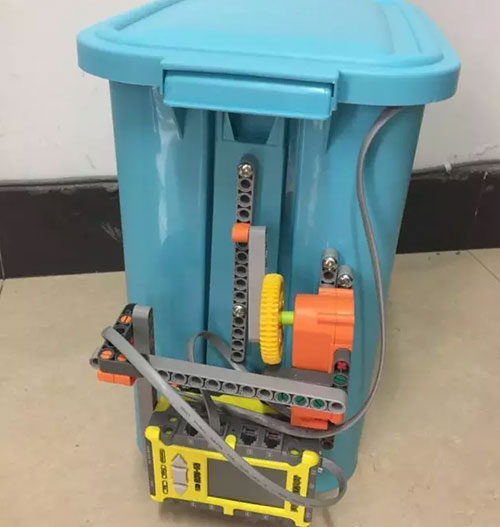 智能果殼箱，智慧出紙機(jī)……孩子們讓生活更智能！