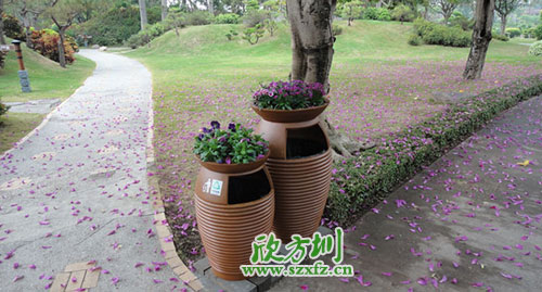  園林景區(qū)環(huán)保的選擇，玻璃鋼帶花盆垃圾桶