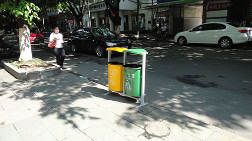 欣方圳環(huán)保玻璃鋼果皮箱 讓順德街道更環(huán)保