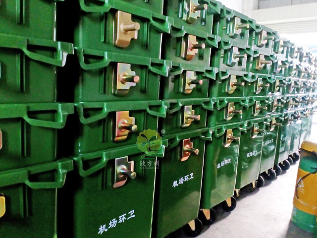 660升塑料垃圾桶容量大可上掛車機(jī)場環(huán)衛(wèi)就選它